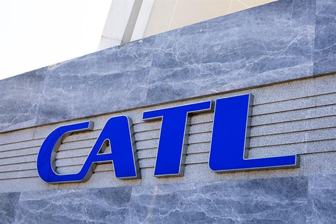 CATL is piloting new layout of heavy truck battery swap stations